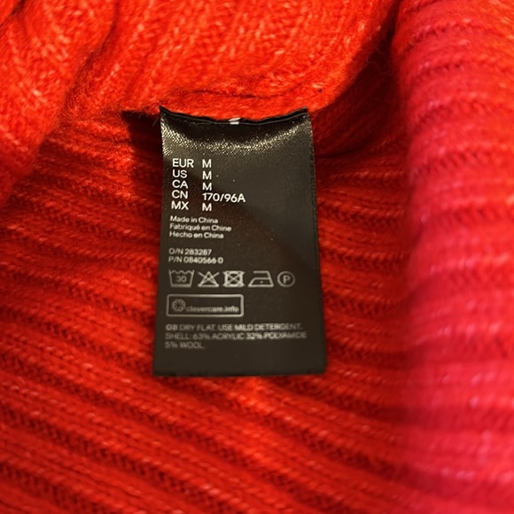 NWT Beautiful Dark Red Hi-Low Turtleneck Sweater - Picture 5 of 6